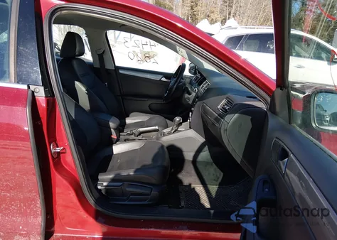 2017 Volkswagen Jetta 1.4T Se z USA, uszkodzony, nr VIN 3VWDB7AJ1HM295496